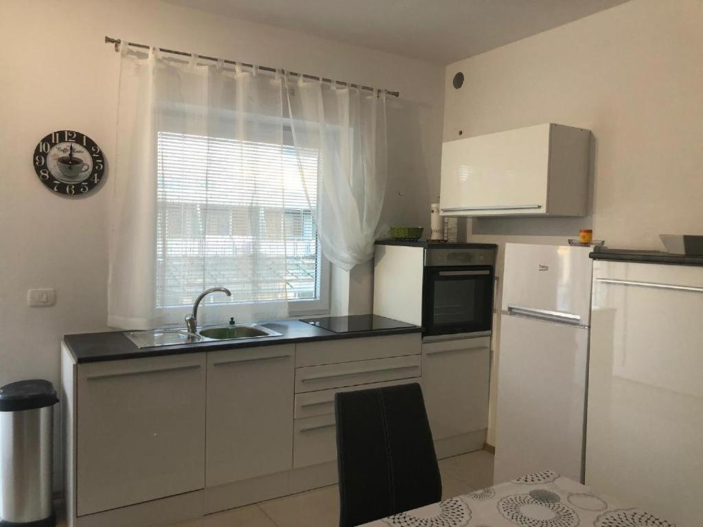 Apartmaji Meduza 2 Apartment Izola Exterior foto